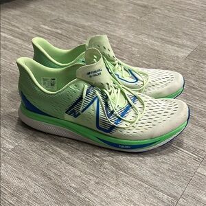 New Balance SC Pacer fuel cell cushion with carbon plate = extreme speed ⚡️